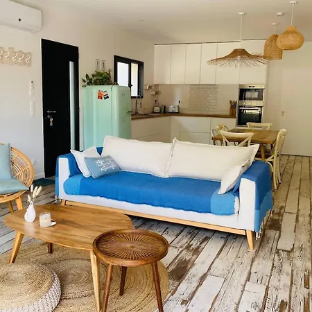 De Brice In With Pool *