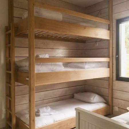 De Brice In With Pool *