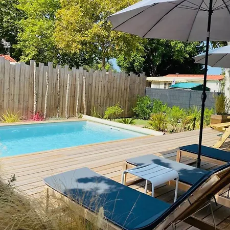 De Brice In With Pool