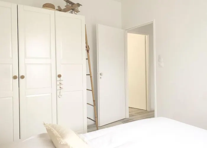 De Brice In With Pool Feriehus Ares