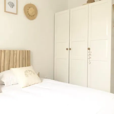 De Brice In With Pool Ares