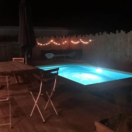 De Brice In With Pool