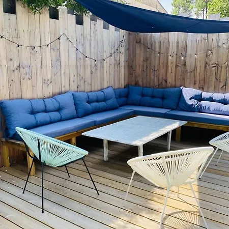 Prázdninový dům De Brice In With Pool Ares