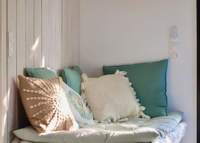 De Brice In With Pool Semesterbostad Ares