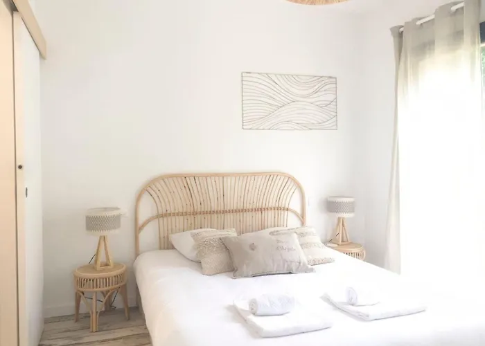 De Brice In With Pool *