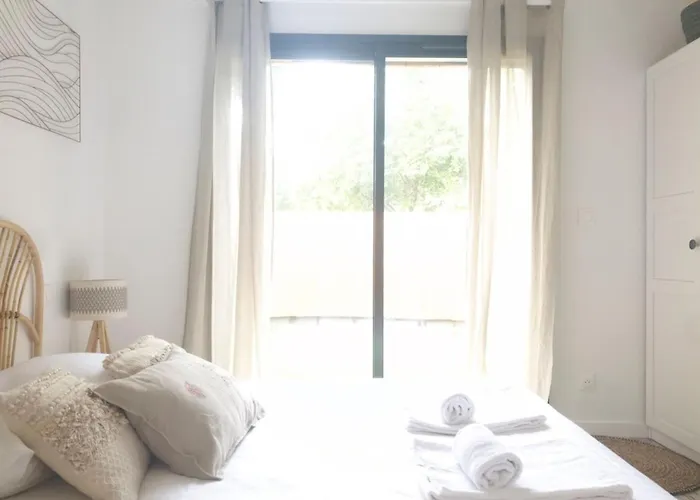 Semesterbostad De Brice In With Pool *