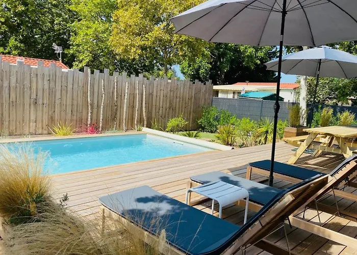 De Brice In With Pool