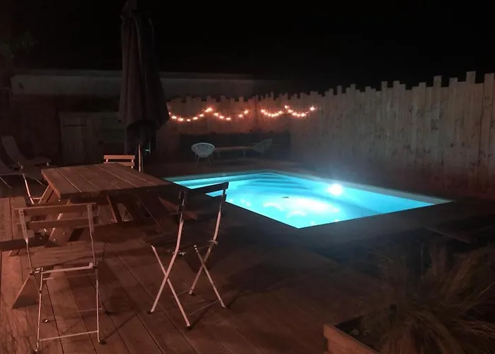 De Brice In With Pool