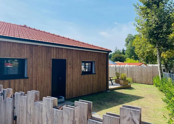 De Brice In With Pool *